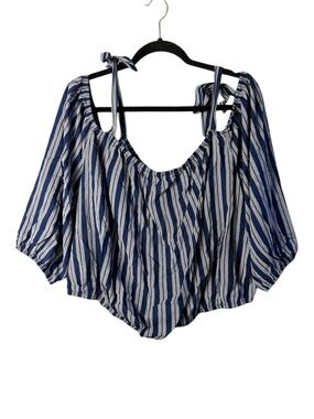 Torrid size 2x navy white striped Challis Cold shoulder Crop top nwt 2
